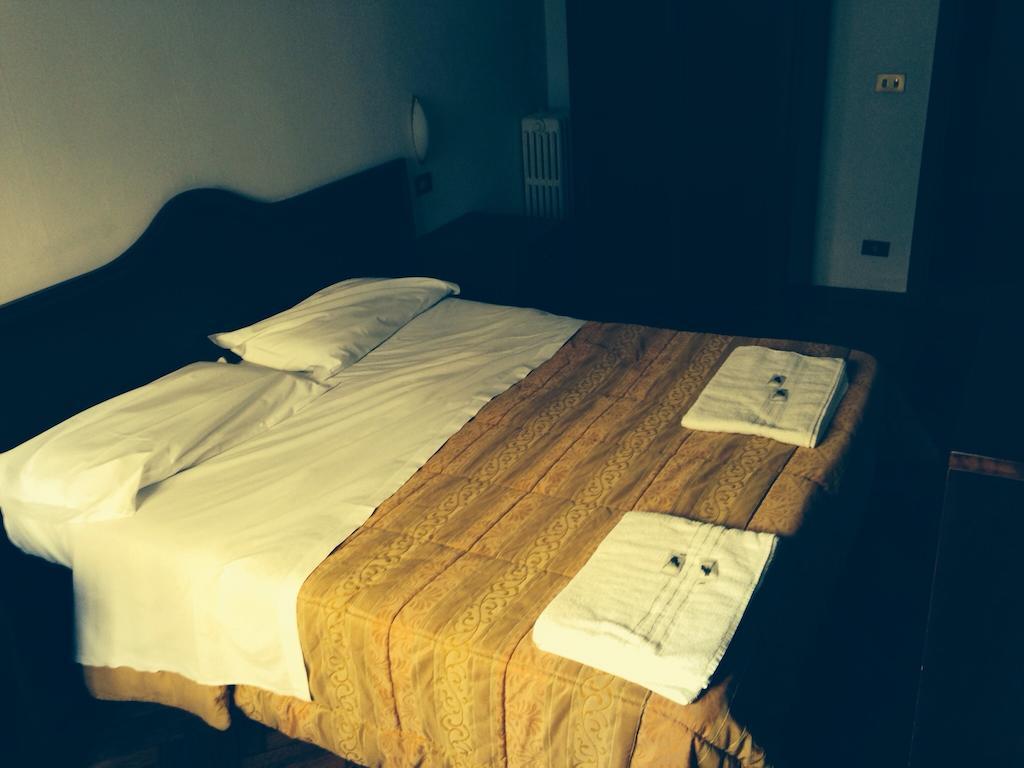 Hotel Medea Milan Room photo